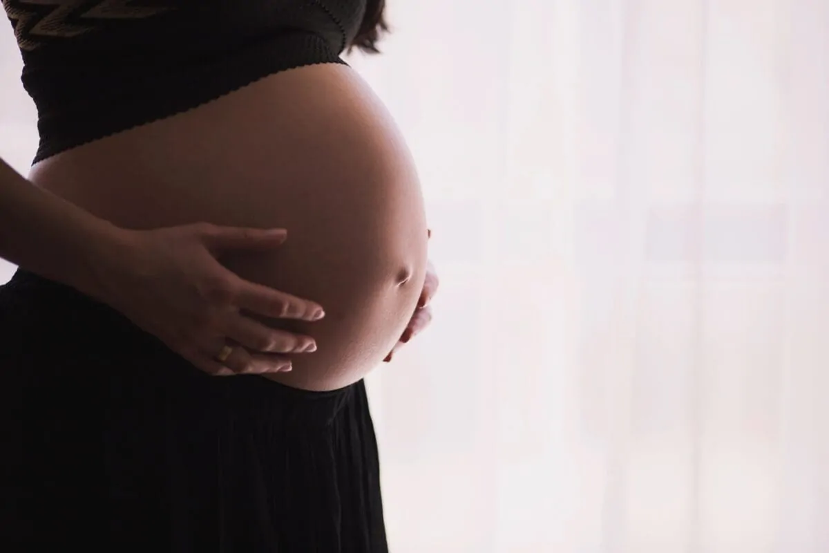 Babybauch Inkontinenz in der Schwangerschaft durch babybauch