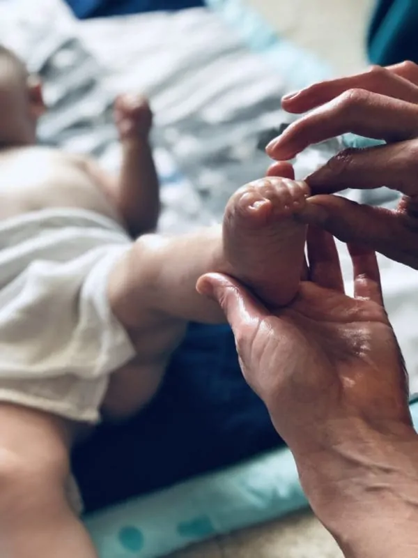 Babymassage Fuss scaled Babymassage Fuss scaled