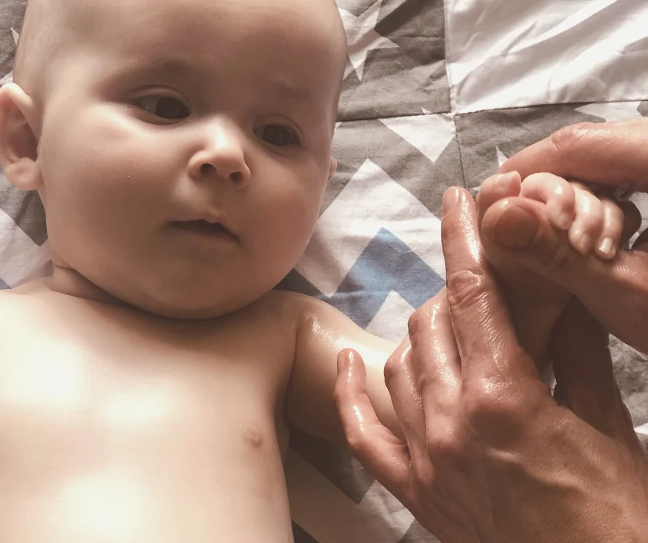 Babymassage Babymassage Hand