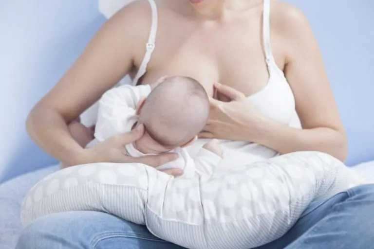 Rückenschonung im Alltag mit deinem Baby Rückenschonung im Alltag mit deinem Baby